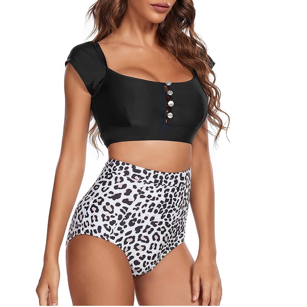 Women’s swimwear Bathing Suit Cheetah Two Piece Bikini Swimsuit NWT‎ Size M